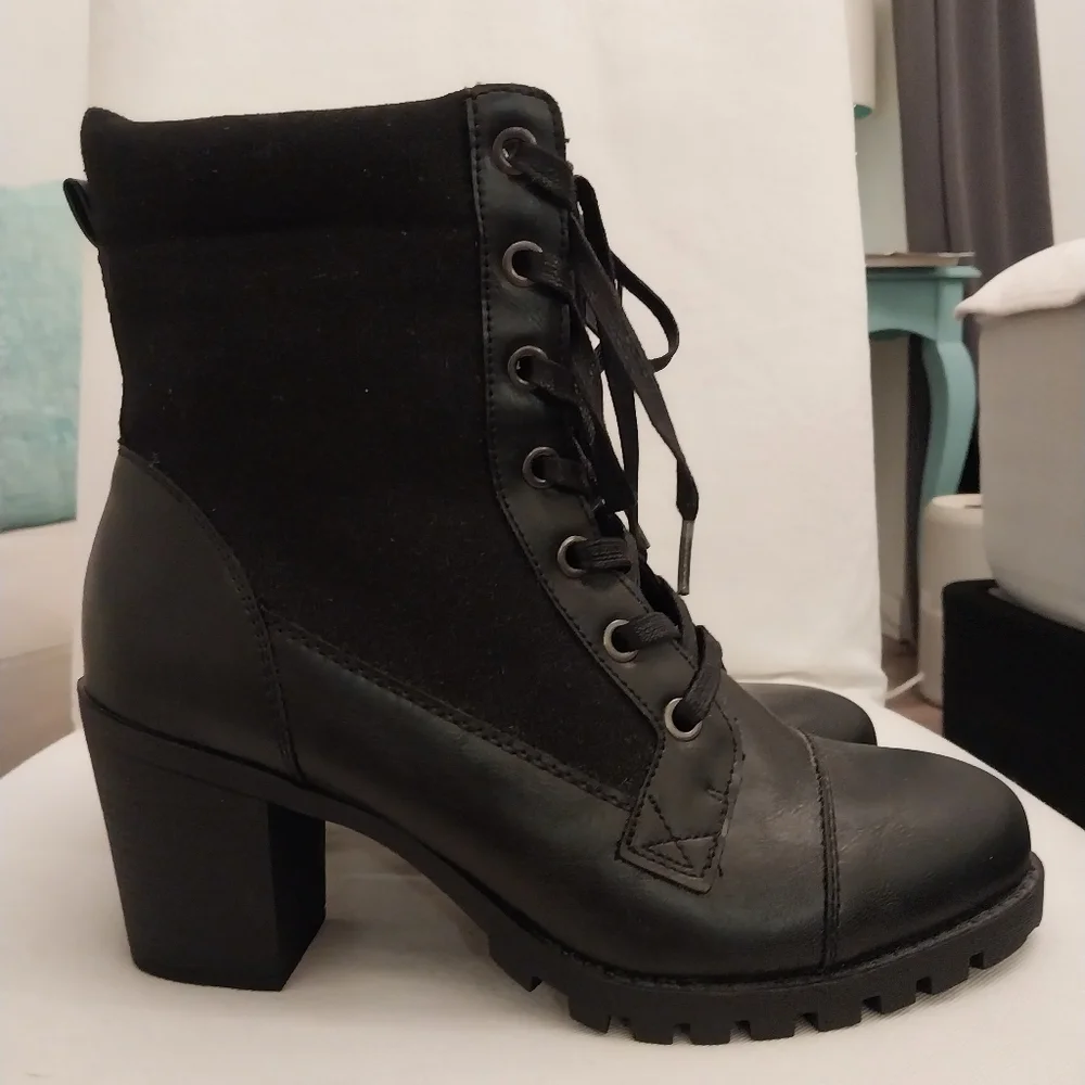 XOXO Black Women's Combat Boots - Picture 2 of 4